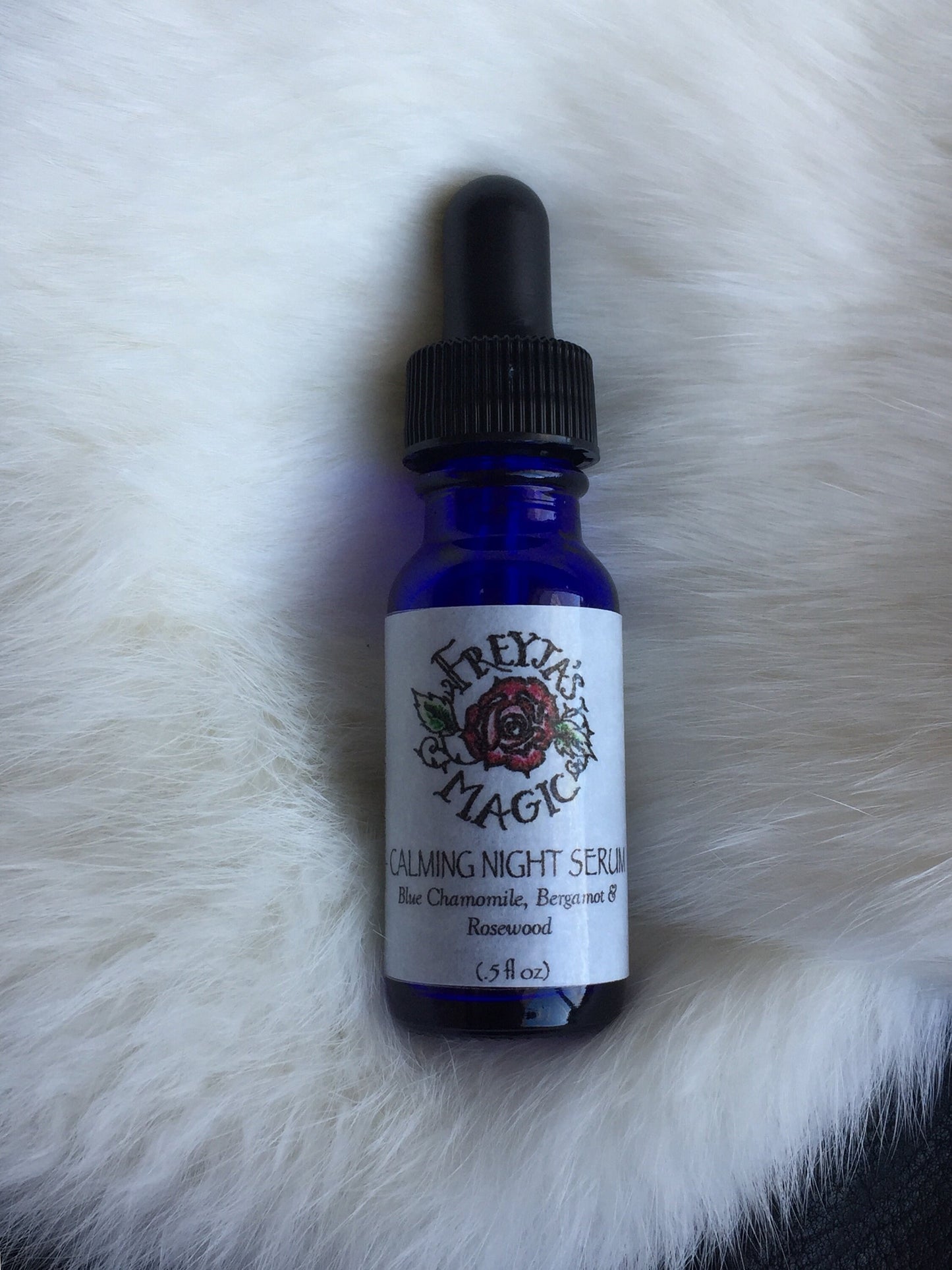 Siero notte calmante | Siero viso senza olio | Camomilla blu, bergamotto e palissandro | Per tutti i tipi di pelle | 0,5 once